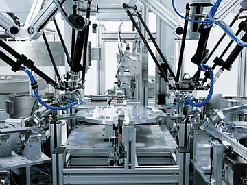 Im Zeitalter der Industrie 4.0 ist die Automatisierung von Arbeitsprozessen unvermeidlich. Automatisierte Anlagen und Maschinen reduzieren manuelle Arbeiten und steigern dadurch die Produktivität.